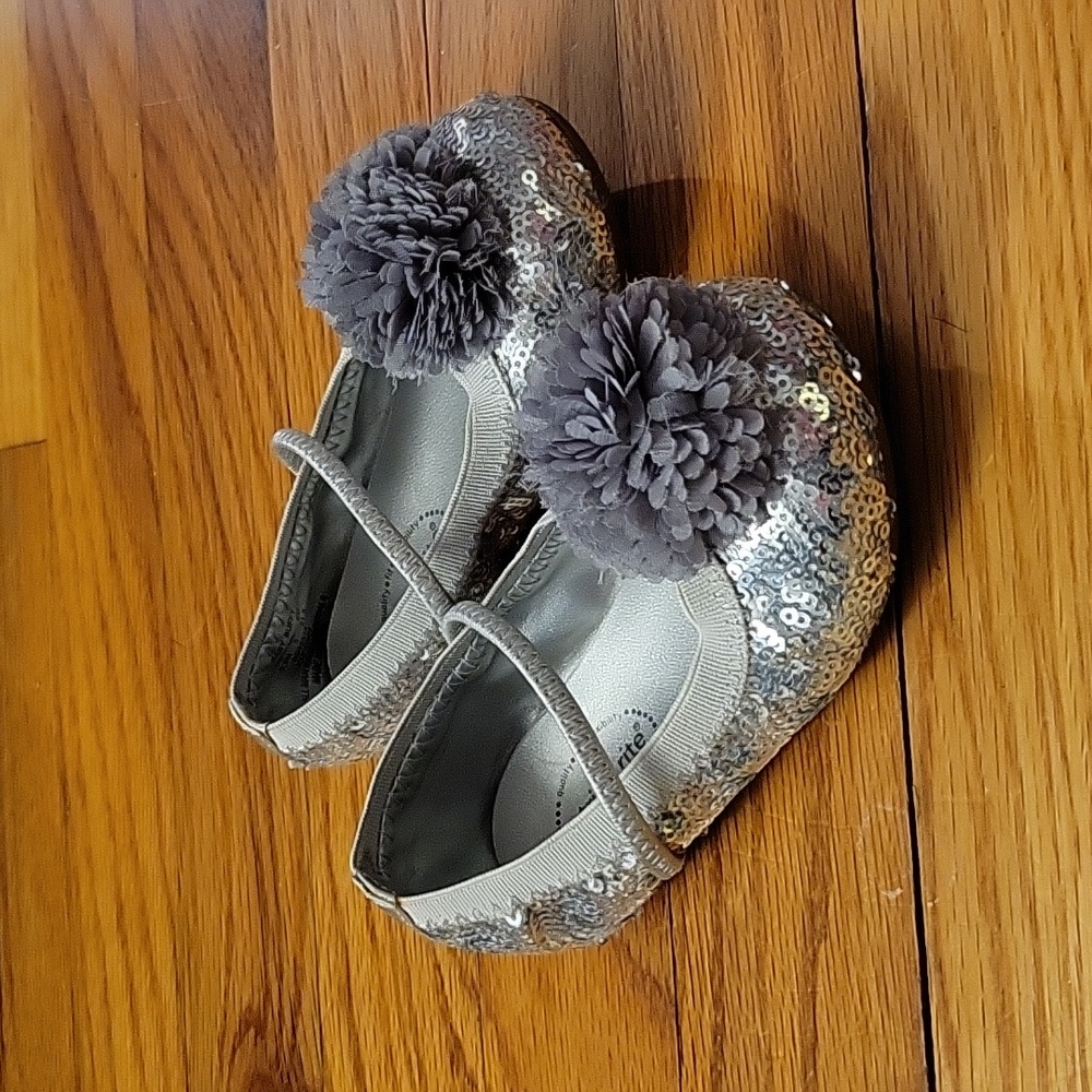 Stride Rite Silver Sequin Flats, size 5.5 toddler